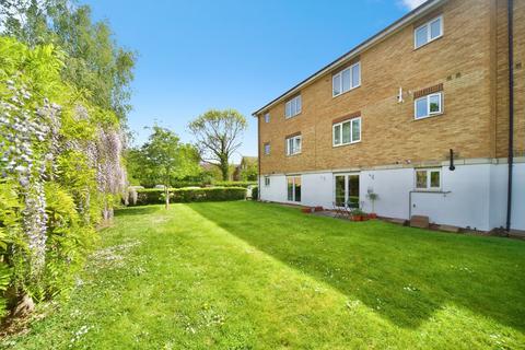 2 bedroom flat for sale, Stafford Close, LONDON, London, N14
