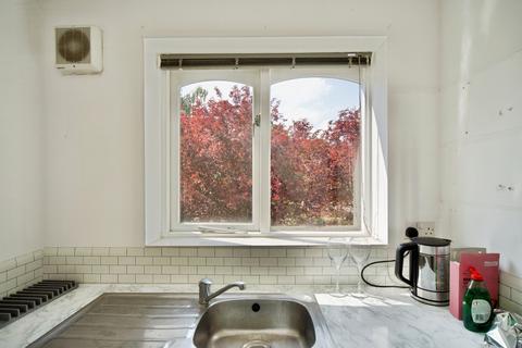 1 bedroom flat for sale, Leigh Hunt Drive, London, N14