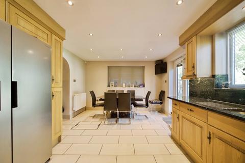 4 bedroom terraced house for sale, Spencer Avenue, LONDON, London, N13
