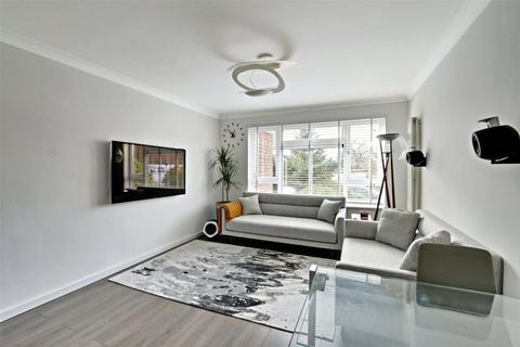2 bedroom maisonette for sale, Bramley Close, London, N14