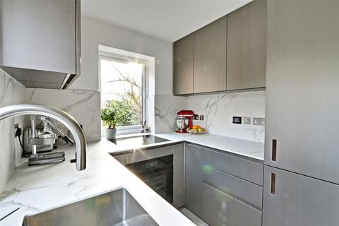 2 bedroom maisonette for sale, Bramley Close, London, N14