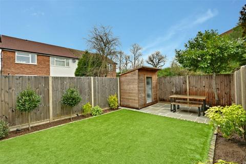 2 bedroom maisonette for sale, Bramley Close, London, N14