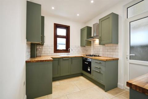 4 bedroom terraced house for sale, Chelmsford Road, London, N14