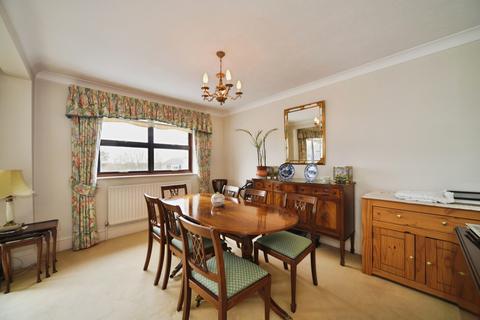 3 bedroom flat for sale, Houndsden Road, Winchmore Hill, London, N21