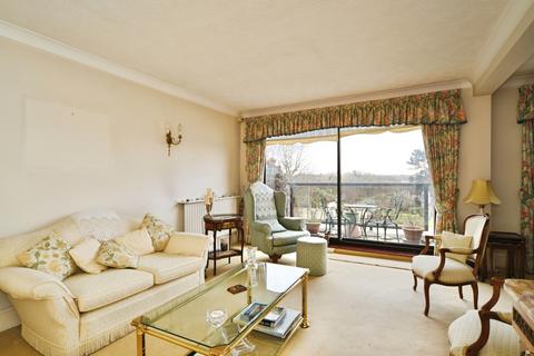 3 bedroom flat for sale, Houndsden Road, Winchmore Hill, London, N21