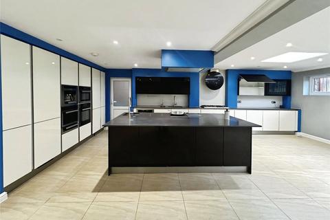 5 bedroom detached house to rent, Five Fields Close, Hertfordshire WD19