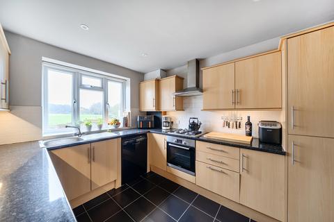 2 bedroom apartment for sale, Montesole Court, Pinner