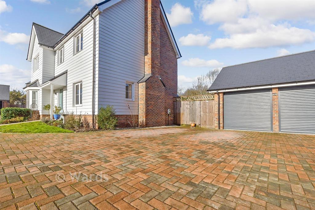 Driveway/Parking