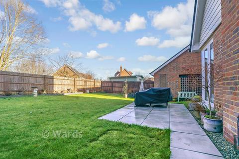 4 bedroom detached house for sale, Hazel Close, Headcorn TN27
