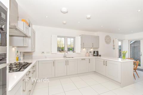 4 bedroom detached house for sale, Hazel Close, Headcorn TN27