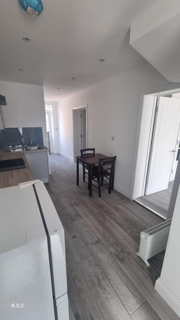 House in London - View 3