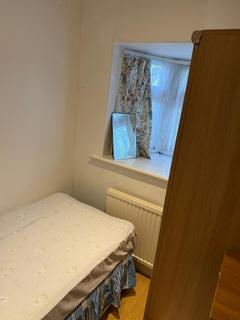 1 bedroom in a house share to rent, Exeter Road, Harrow HA2