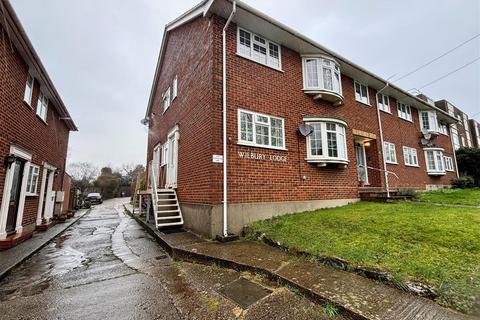 2 bedroom maisonette to rent, Bells Hill, Barnet