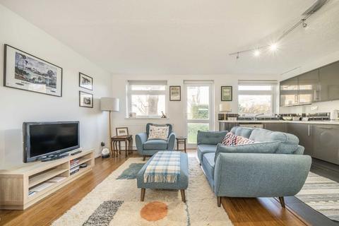 1 bedroom flat for sale, Harrowdene Gardens, Teddington TW11
