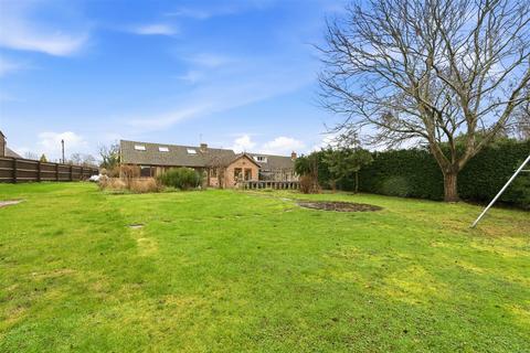 3 bedroom detached bungalow for sale, Weston Road, Weston On Avon, Stratford-Upon-Avon