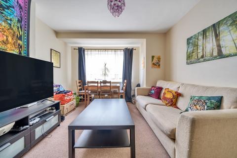 undefined, Long Drive, Greenford, UB6