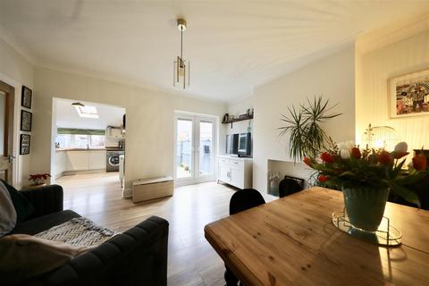 4 bedroom terraced house for sale, Burniston Road, Hull