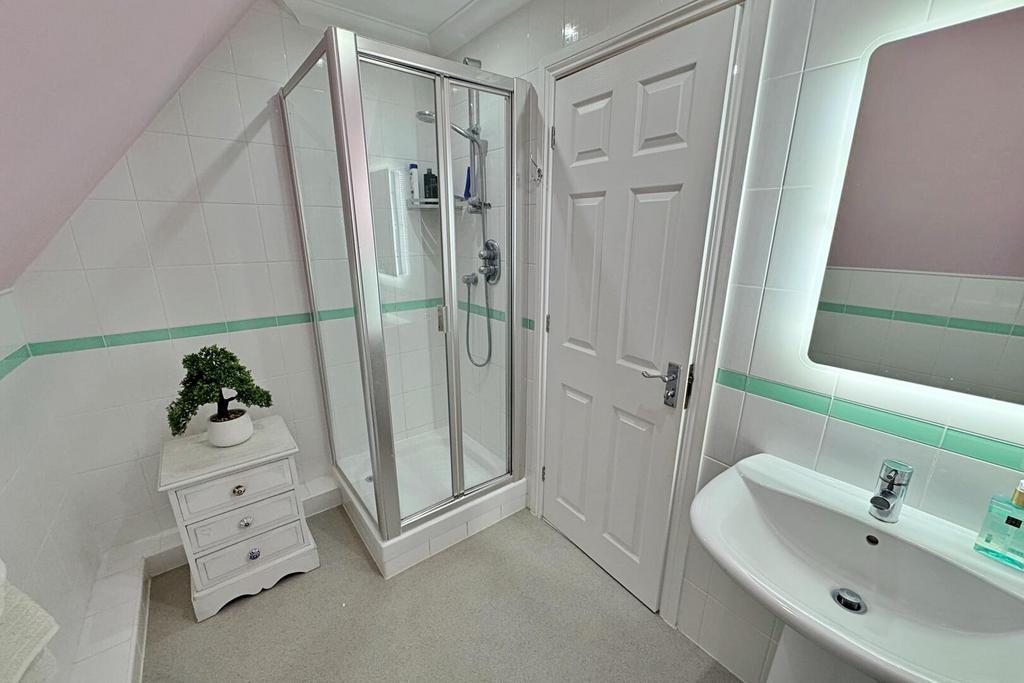 Ensuite Shower Room
