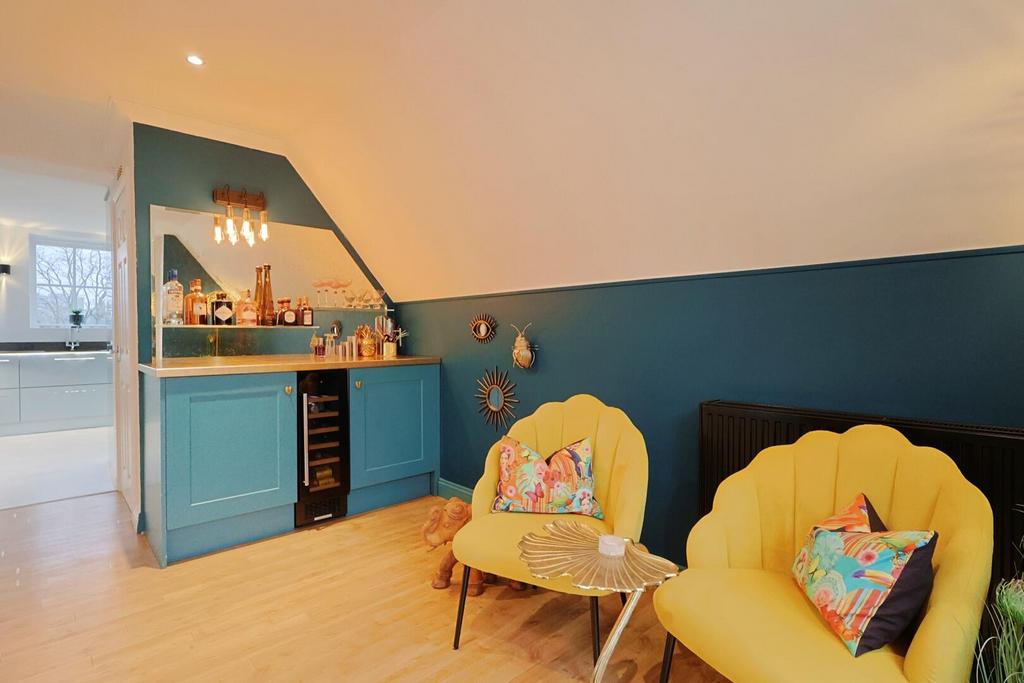 Sitting/Dining Room