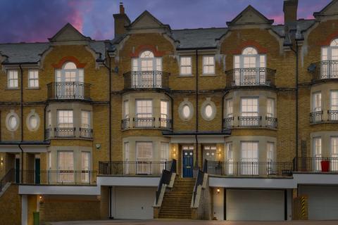Southlands Drive, London SW19
