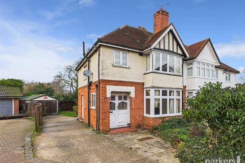 undefined, Tamarisk Avenue, Berkshire RG2