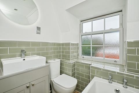 4 bedroom flat for sale, Stirling Court, Stirling Road, Birmingham, West Midlands, B16