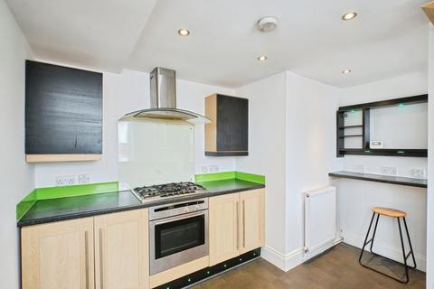 4 bedroom flat for sale, Stirling Court, Stirling Road, Birmingham, West Midlands, B16