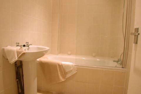 1 bedroom flat to rent, BEAUTIFUL OPEN PLAN FLAT WITH WOOD FLOORS