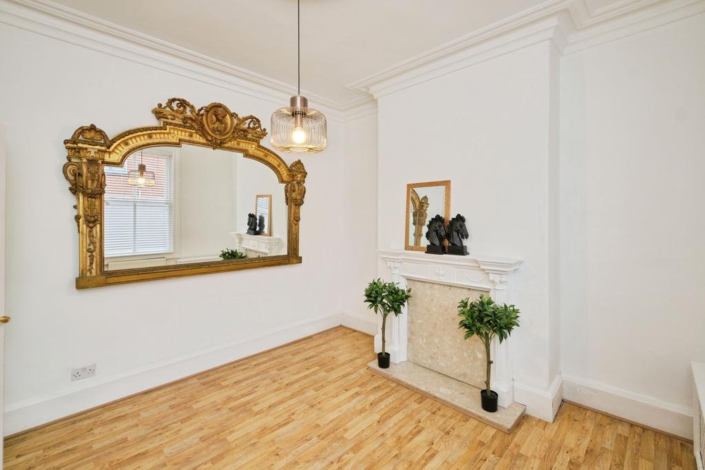 Pbox-IMG.jpg