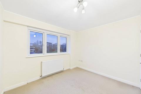 3 bedroom terraced house to rent, Greenfields, Maidenhead, Berkshire, SL6