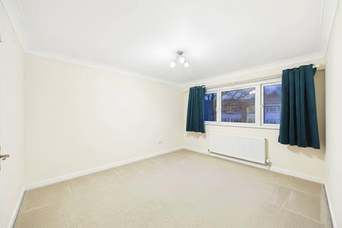 3 bedroom terraced house to rent, Greenfields, Maidenhead, Berkshire, SL6