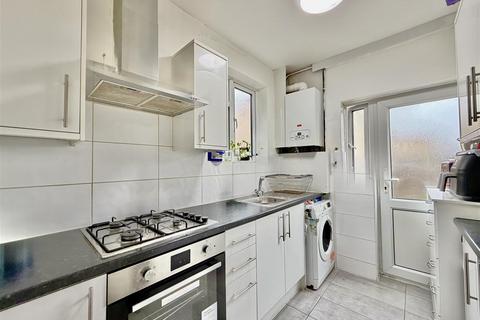 undefined, North Drive, Hounslow TW3