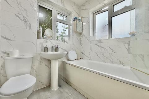 undefined, North Drive, Hounslow TW3