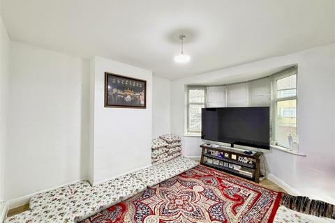 undefined, North Drive, Hounslow TW3