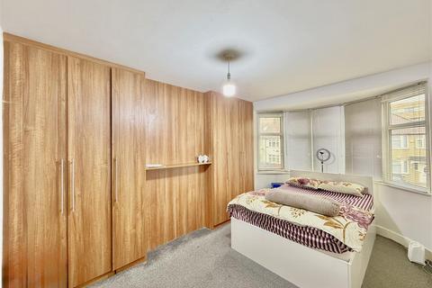undefined, North Drive, Hounslow TW3