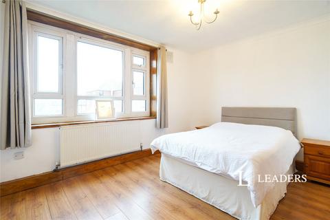 3 bedroom flat to rent, Pakington House Stockwell Gardens Estate, London, SW9