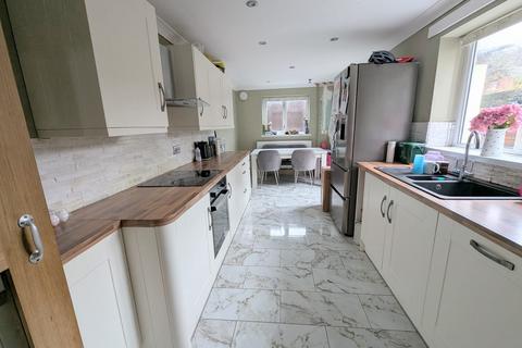 4 bedroom semi-detached house for sale, Heol Tawe, Abercrave, Powys.