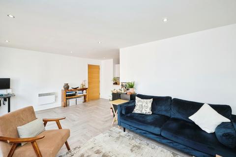1 bedroom flat for sale, Waterfront Walk, Birmingham, West Midlands, B1