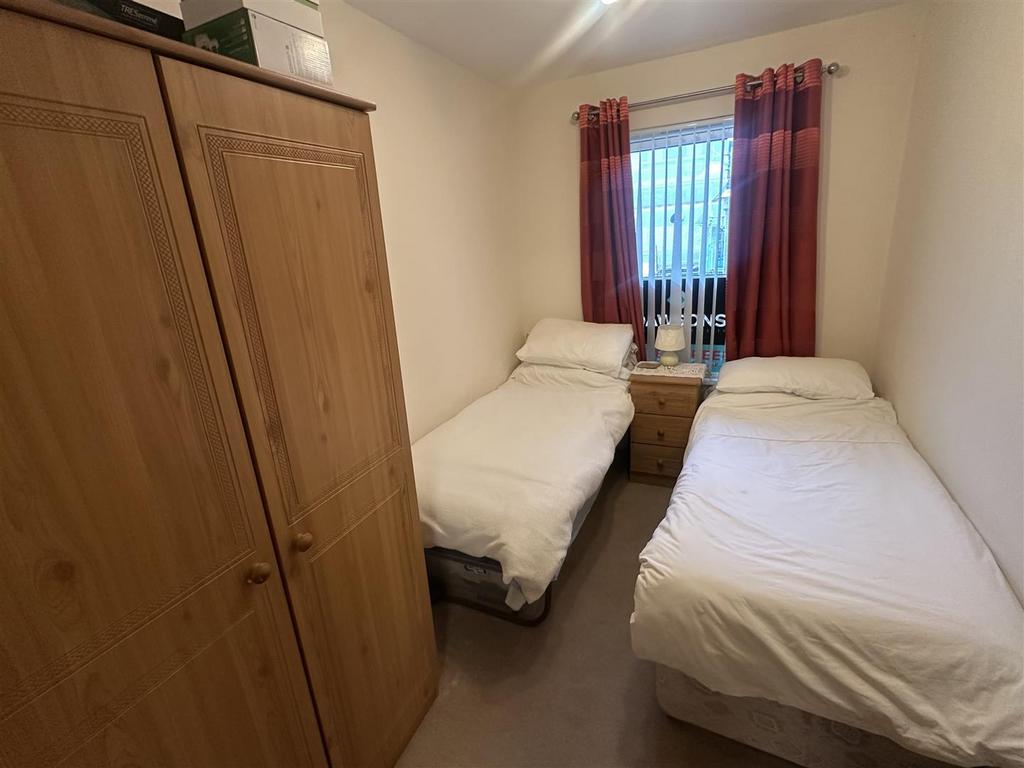 Bed 2.jpeg