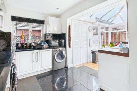3 bedroom bungalow for sale, The Broadway, Swindon SN25