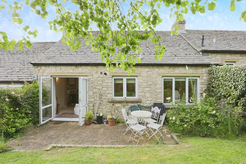 2 bedroom bungalow for sale, Bredon Mews, Station Road, Broadway, Worcestershire, WR12