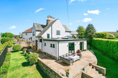 3 bedroom detached house for sale, Southway, Manor Park, Burley in Wharfedale, Ilkley, LS29