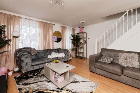 4 bedroom end of terrace house for sale, Larkswood Road, Stanford-le-Hope SS17