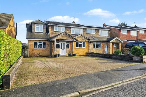 undefined, Glen Close, Surrey GU26