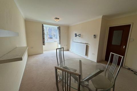 1 bedroom flat for sale, Birnbeck Court Finchely Road NW11 6BB