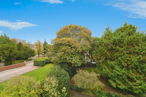 3 bedroom flat for sale, Pittville Circus Road, Cheltenham, Gloucestershire, GL52