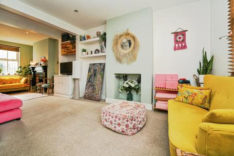 2 bedroom end of terrace house for sale, Kew Place, Cheltenham, Gloucestershire, GL53