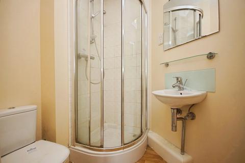 2 bedroom flat for sale, Townsend Close, Dursley, Gloucestershire, GL11