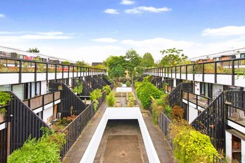 3 bedroom maisonette for sale, Dunboyne Road, Belsize Park, London, NW3
