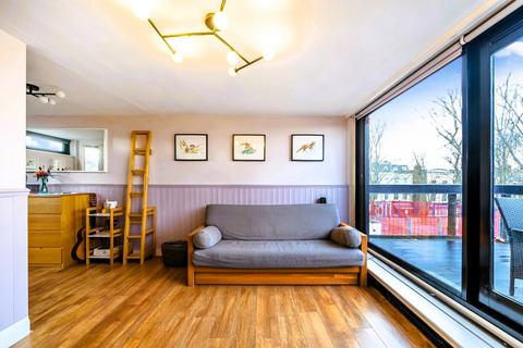 3 bedroom flat for sale, Dunboyne Road, Belsize Park, London, NW3